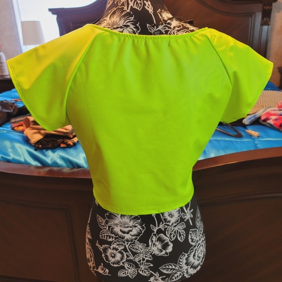 Current mood dolls kill tie crop top - Picture 2 of 2